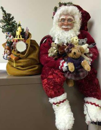 loc slt holiday decor