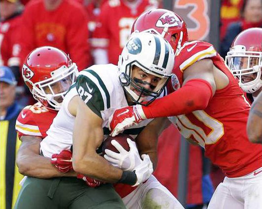 spt ap Chiefs tackle
